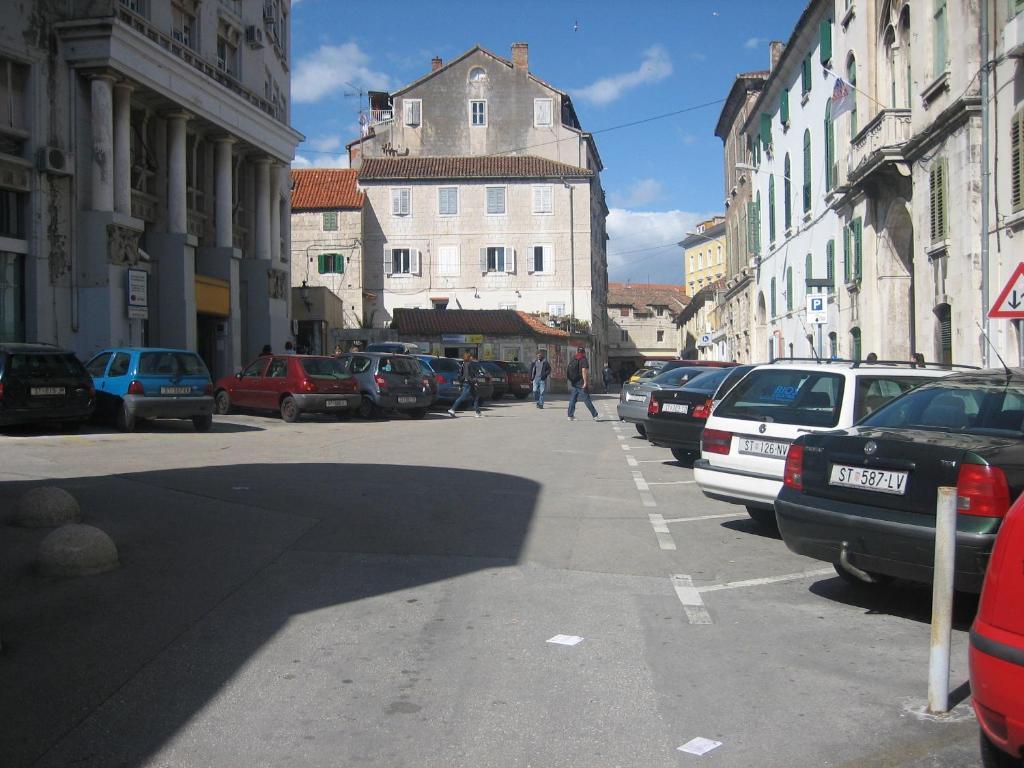 Split Central Guesthouse ภายนอก รูปภาพ