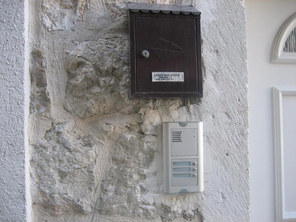 Split Central Guesthouse ภายนอก รูปภาพ