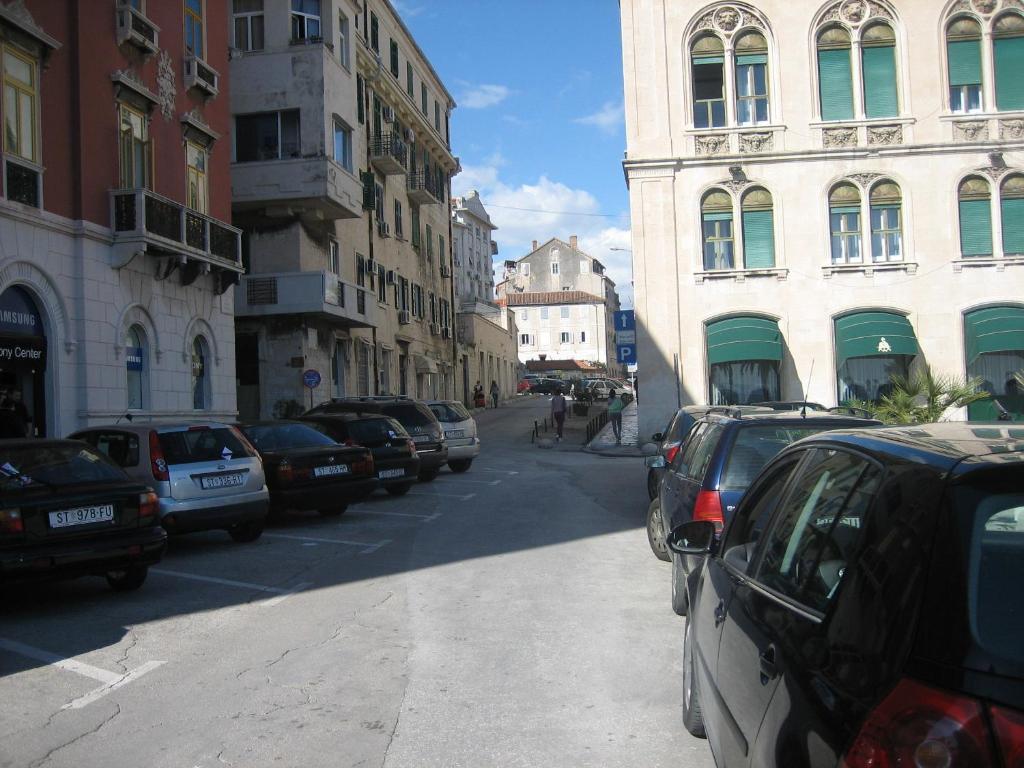 Split Central Guesthouse ภายนอก รูปภาพ