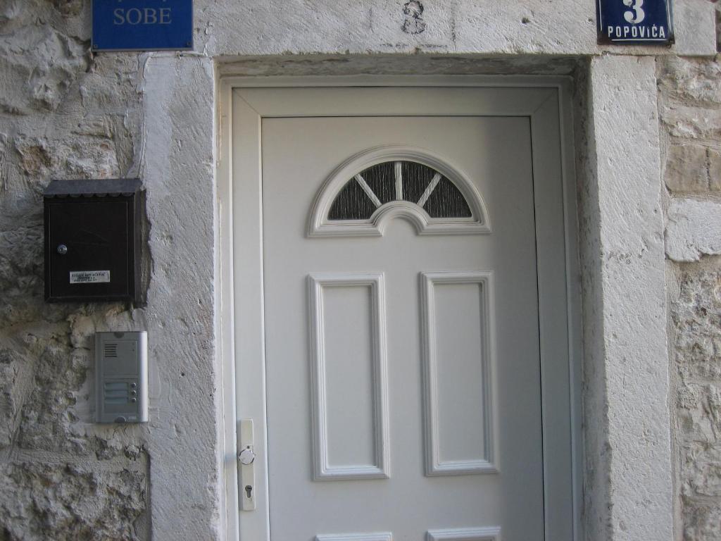 Split Central Guesthouse ภายนอก รูปภาพ